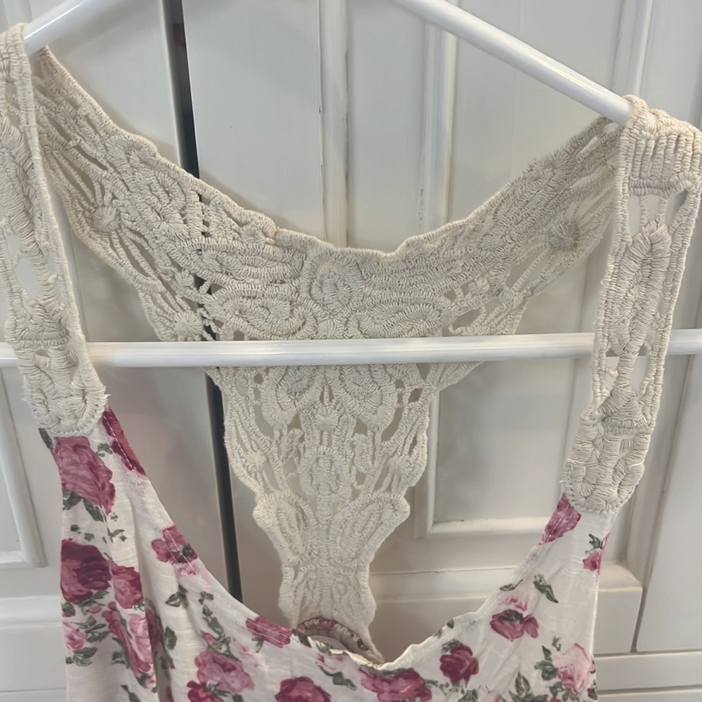 NWT Flowy Cropped Racerback tank - Picture 2 of 5